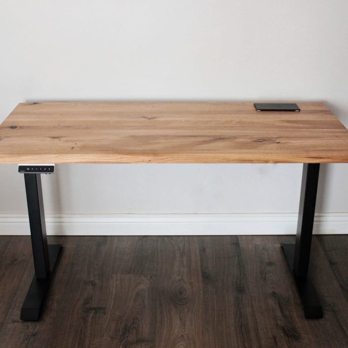 KAMIL – Egetræs skrivebord 130x(70-120)x90